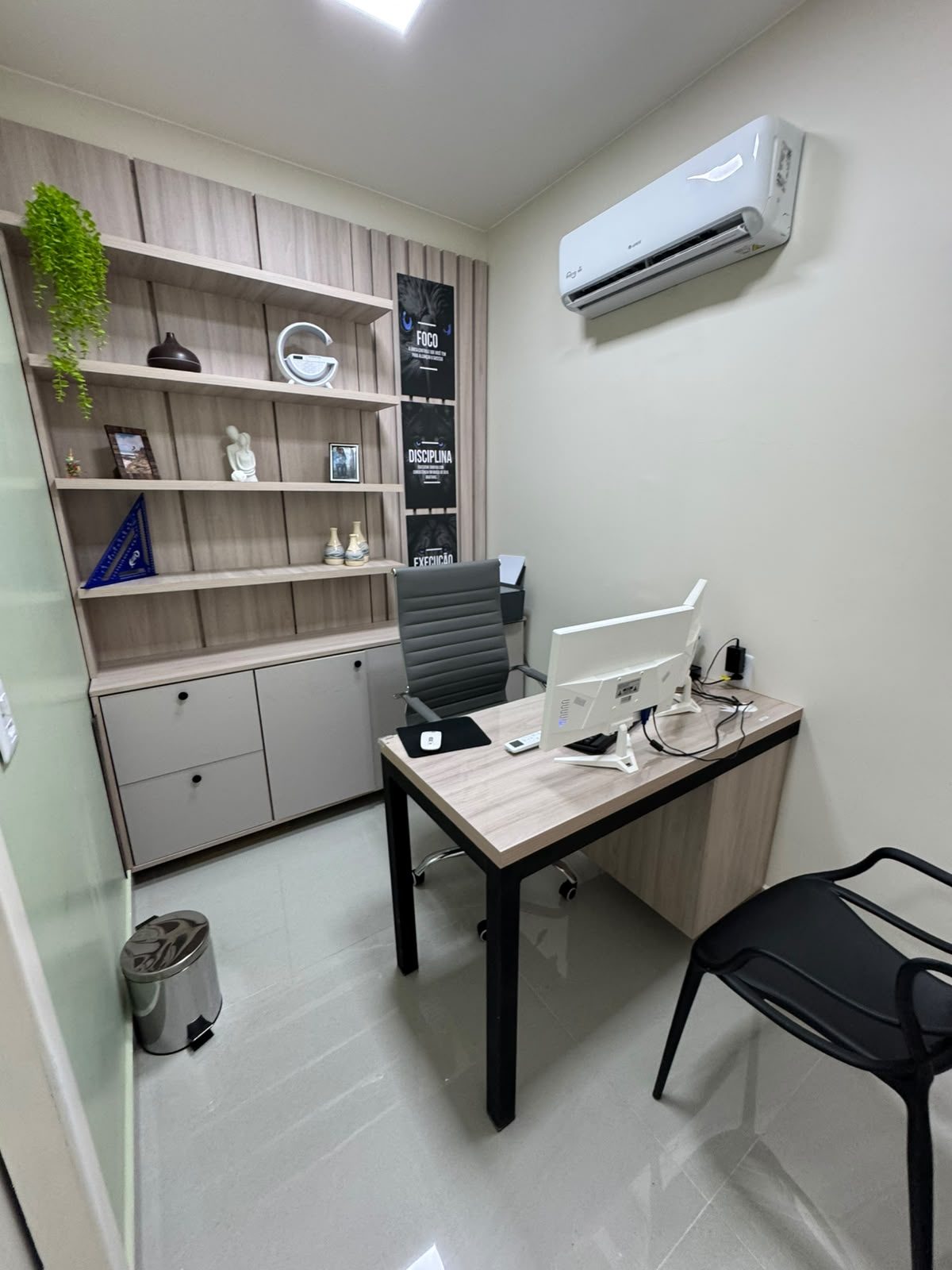 Consultório equipado